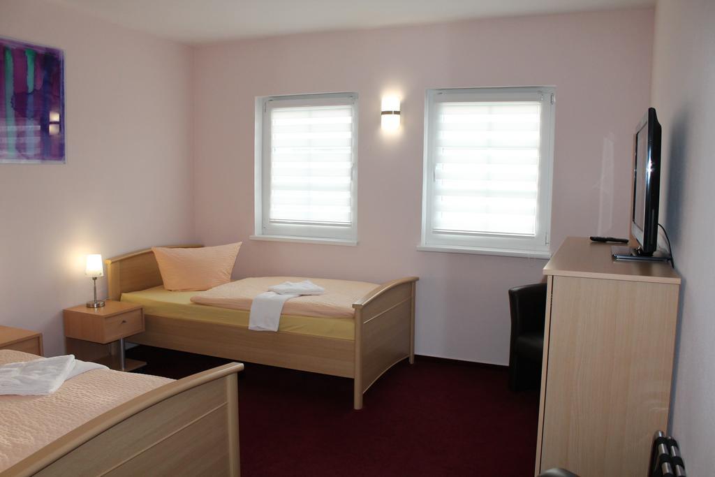 Hotel Pension Schwerin-Haus Schreiber Schwerin  Pokój zdjęcie